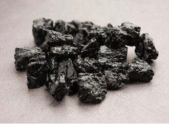 Evaluating the Effectiveness of Shilajit Extract in Skin Whitening Products